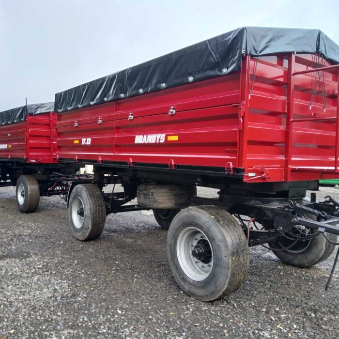 Plandeka 650 g/m2 na przyczepę rolniczą – lekka plandeka PVC