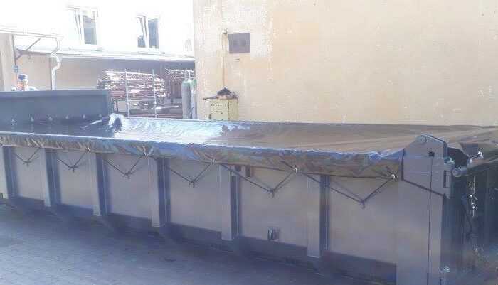 Plandeka kontenerowa PCV 670 g/m2 zwijana od tyłu do przodu