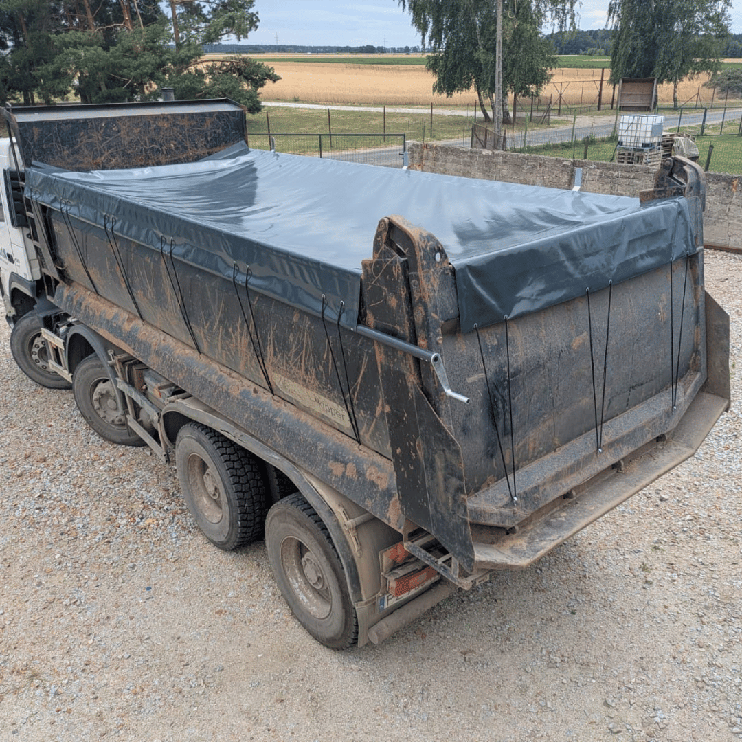 Plandeka na wywrotkę z systemem zwijania – plandeka PVC na skrzynię wywrotki